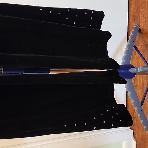 Black velvet flair pants - Picture 2 of 4